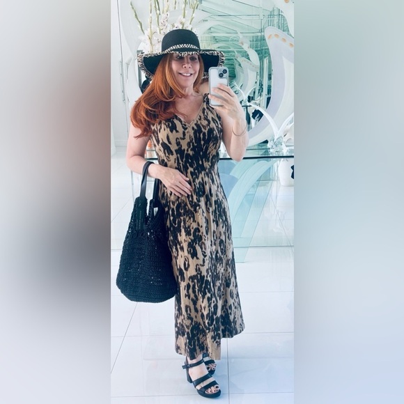 Banana Republic Elegant linen blend  Leopard Print  petite Maxi  size 10 (c) - Picture 4 of 11